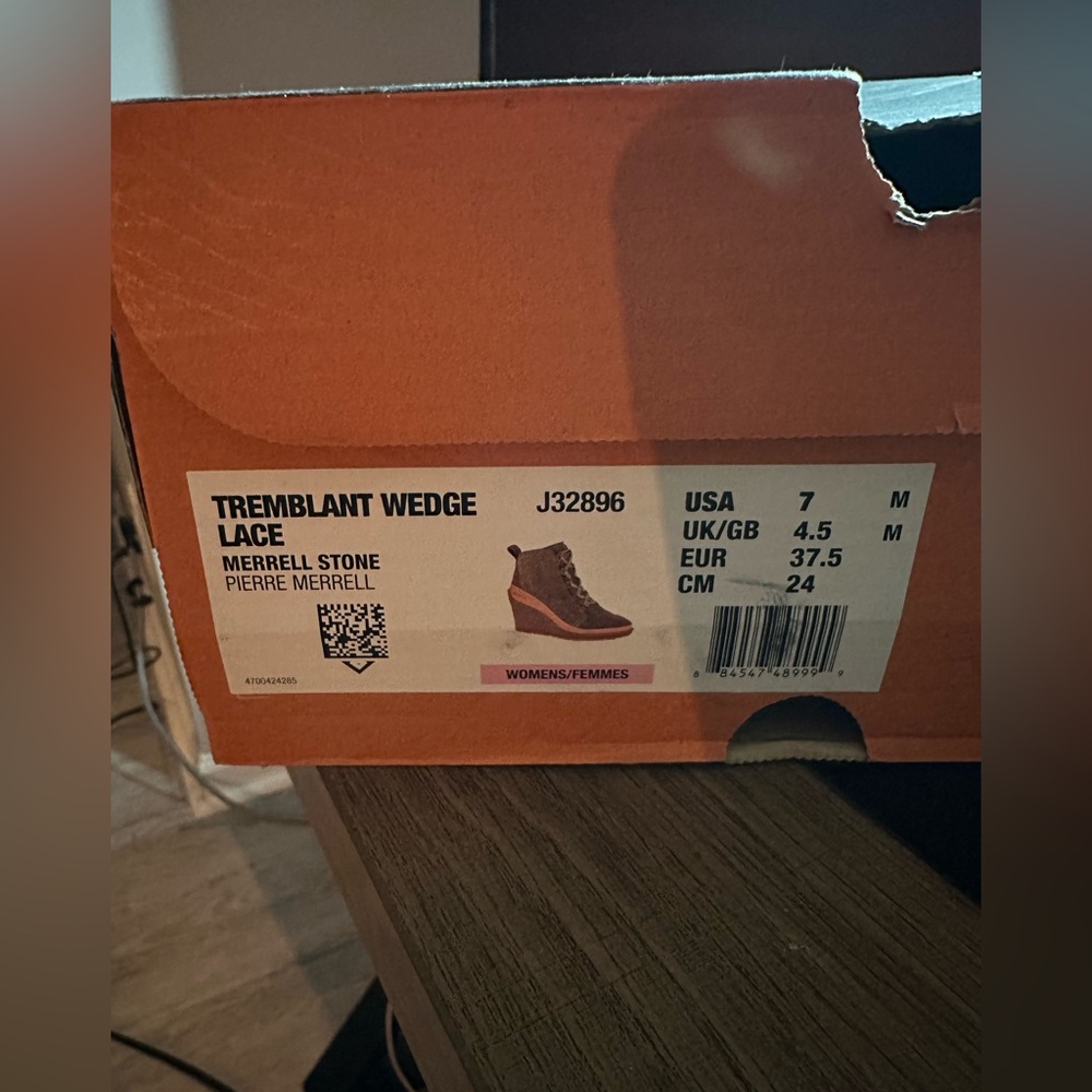 Merrell Women’s Size 7 Boots – Like New